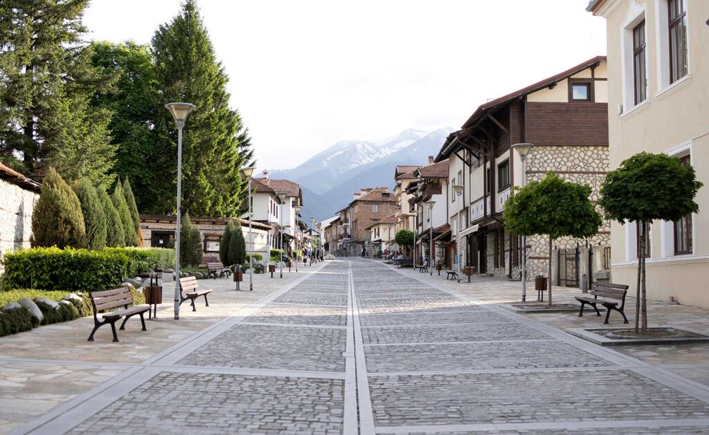 Best Places for Backpackers in Bulgaria 5 trip to Bansko Bulgaria